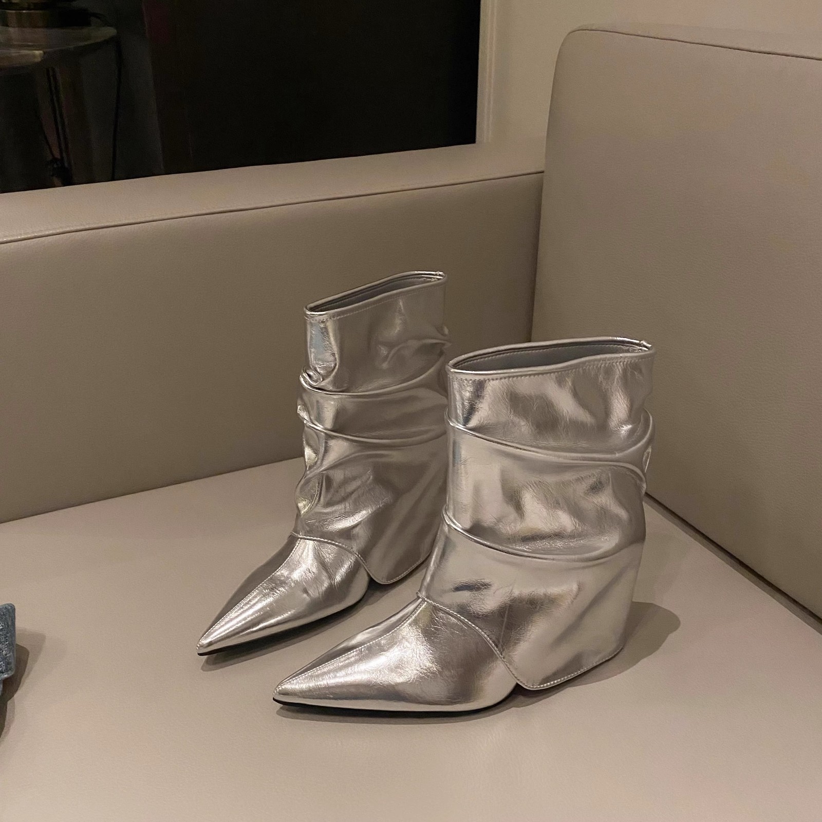Design-sensual hot girl wedges trouser boots autumn and winter pointed toe single boots mid-heel fashion boots temperament fashionable short boots