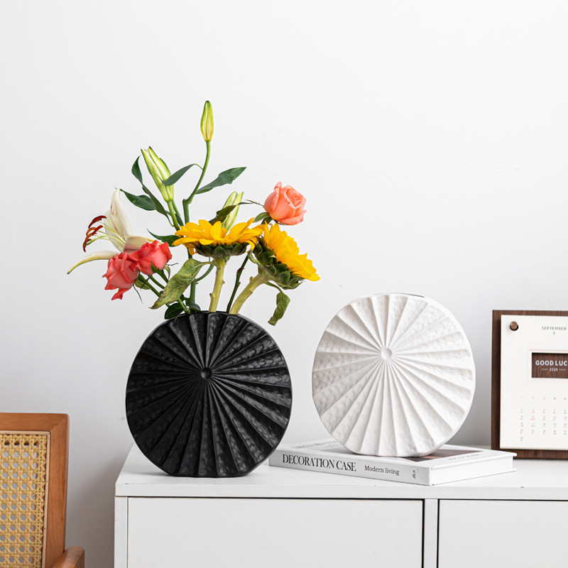 Geometric radiating flat mouth round ceramic vase High-end simple modern matte interior decoration